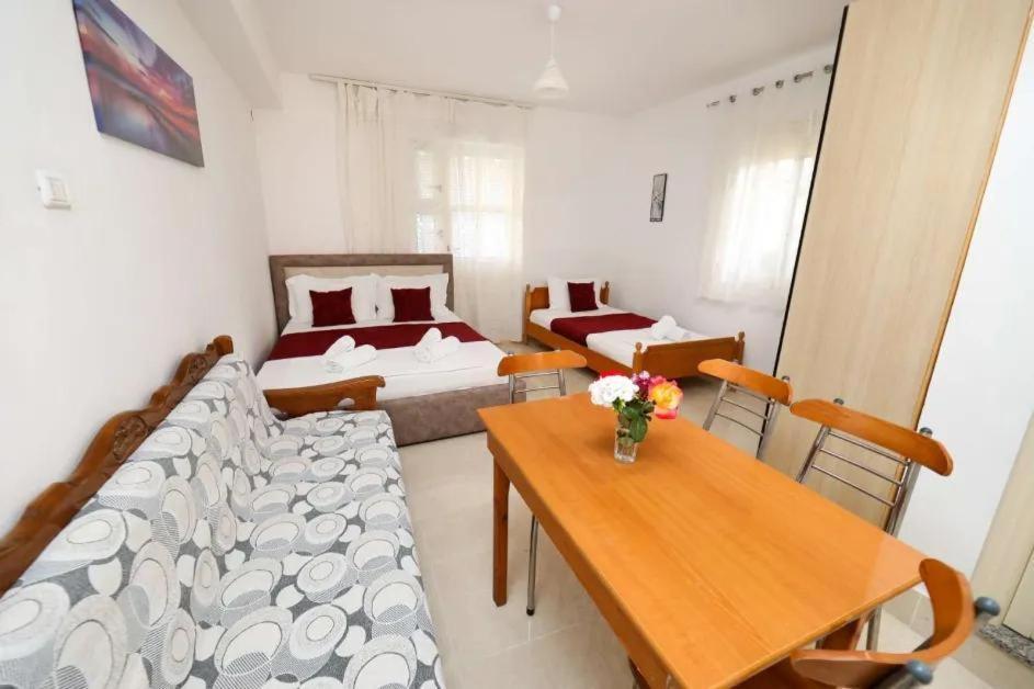 Vlorë Vila Agolli מראה חיצוני תמונה