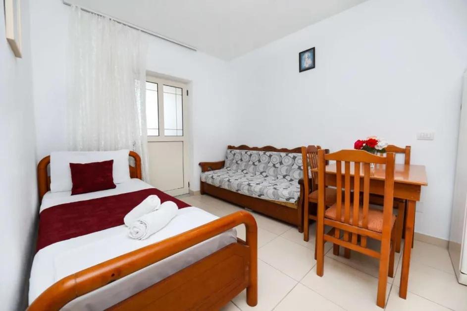 Vlorë Vila Agolli מראה חיצוני תמונה